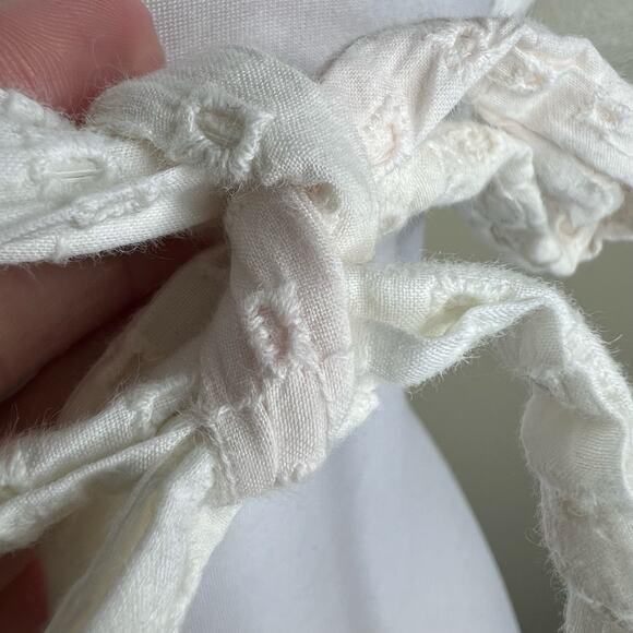 MINKPINK Celestial Crop Top MEDIUM White Eyelet Lace Cutout Tie Back Flutter - Picture 8 of 11